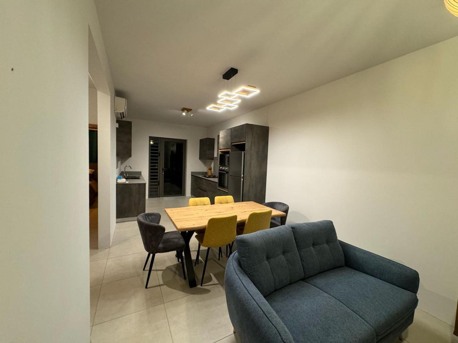 Apartment Cozy And Newly Furnished In Near The Centre And The Flic-en-Flacq