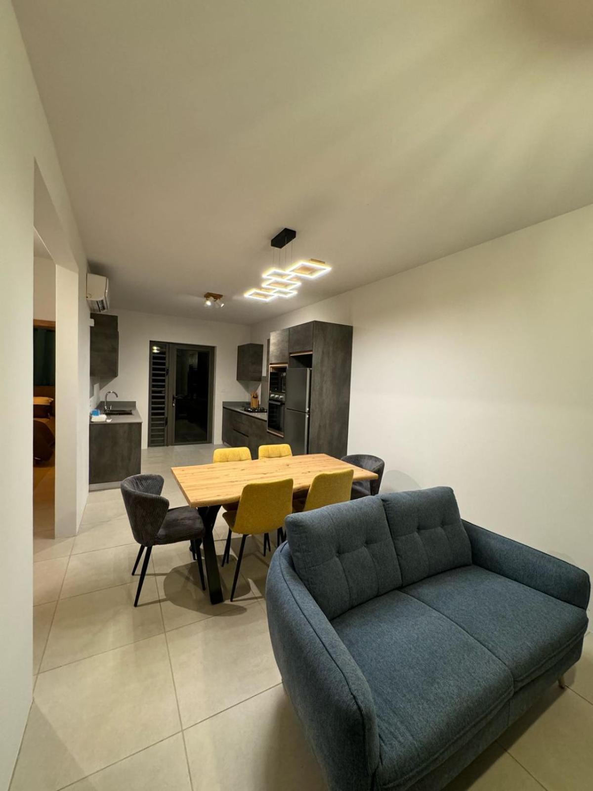 Cozy And Newly Furnished In Near The Centre And The Apartment Flic-en-Flacq