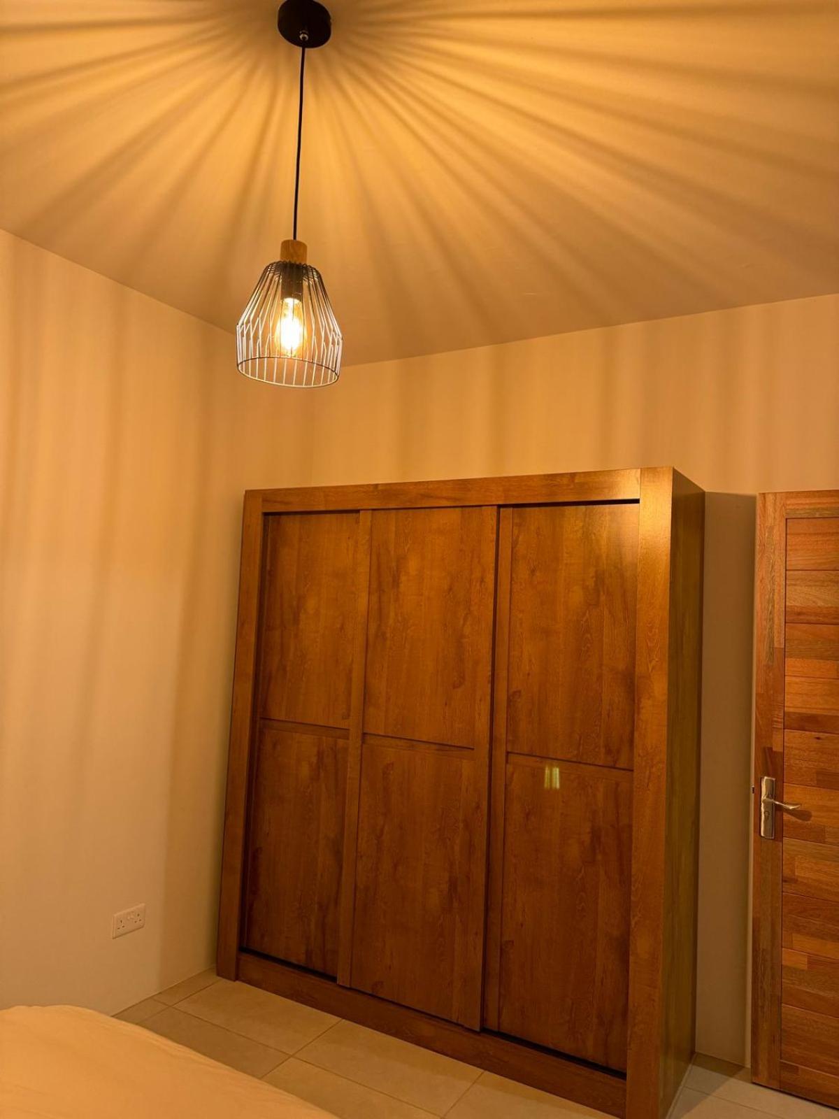 Cozy And Newly Furnished In Near The Centre And The